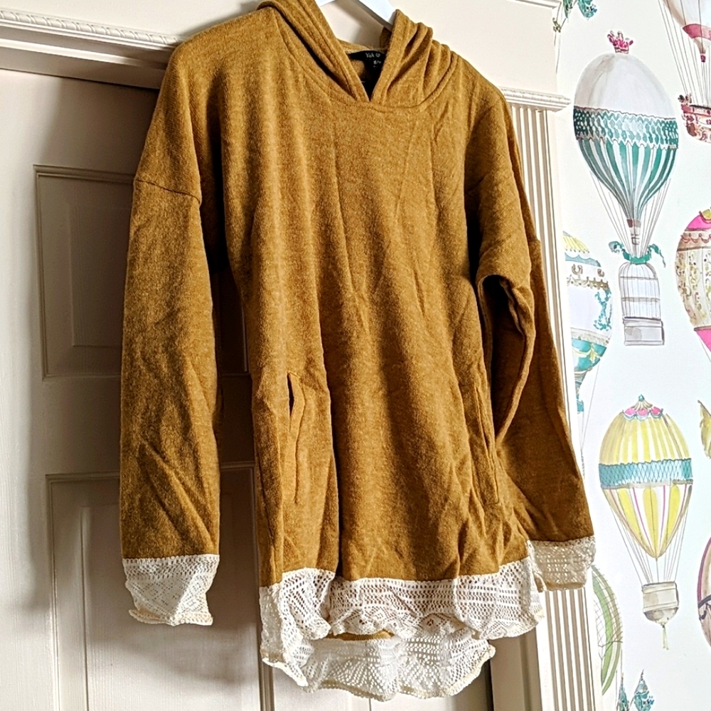 Hooded pullover